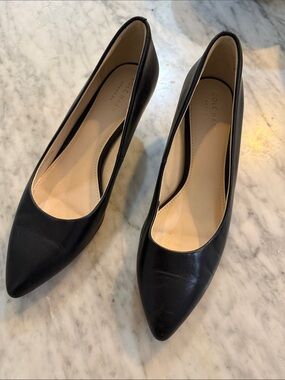 Cole Haan Black Pointed Leather Pumps - Classic Work to Evening Heel
